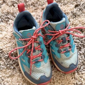 Girls Merrell hiking shoe